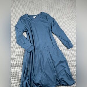LuLaRoe women’s dark blue V-Neck casual dress size medium fits like a large